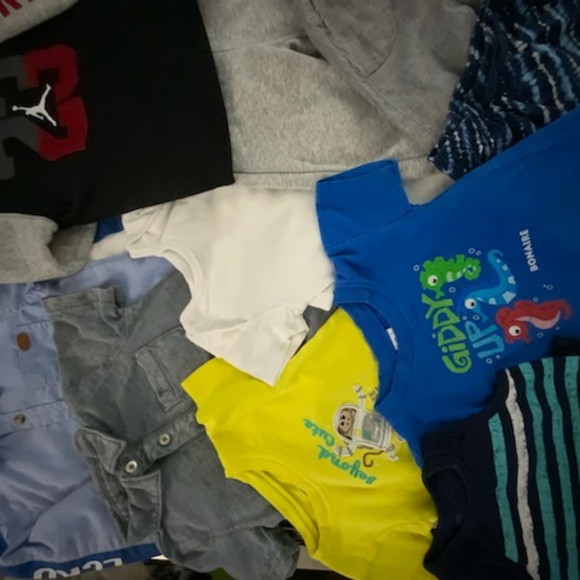 17 Piece Toddler Boys Bundle 12mos - 24mos - Picture 4 of 10